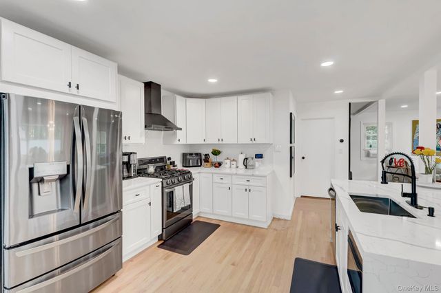 1893 Meadowbrook Road, Merrick, NY 11566