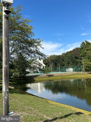 6 SUMMIT CT, Marlton, NJ 08053