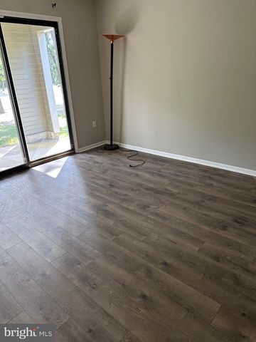 6 SUMMIT CT, Marlton, NJ 08053