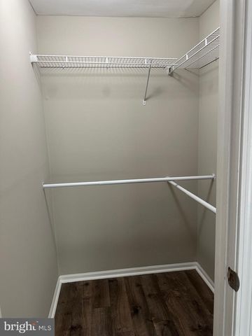 6 SUMMIT CT, Marlton, NJ 08053