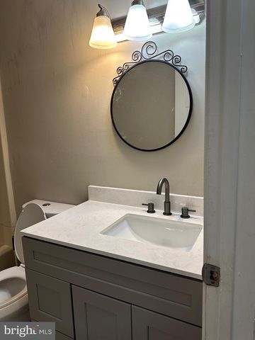 6 SUMMIT CT, Marlton, NJ 08053