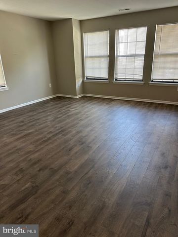 6 SUMMIT CT, Marlton, NJ 08053