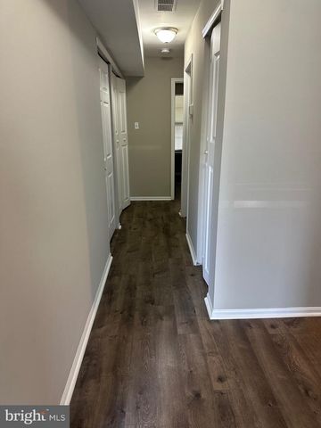 6 SUMMIT CT, Marlton, NJ 08053