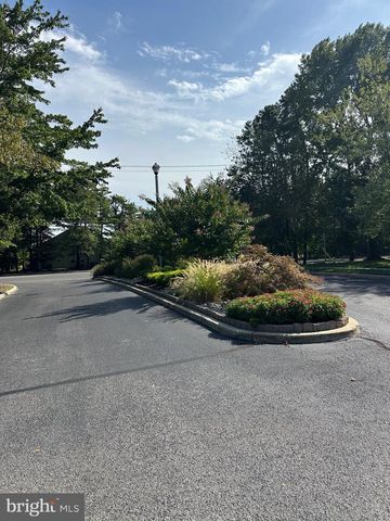 6 SUMMIT CT, Marlton, NJ 08053