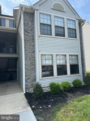 6 SUMMIT CT, Marlton, NJ 08053