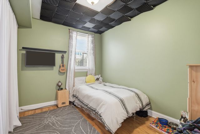 2452 N Lawndale Avenue G, Chicago, IL 60647