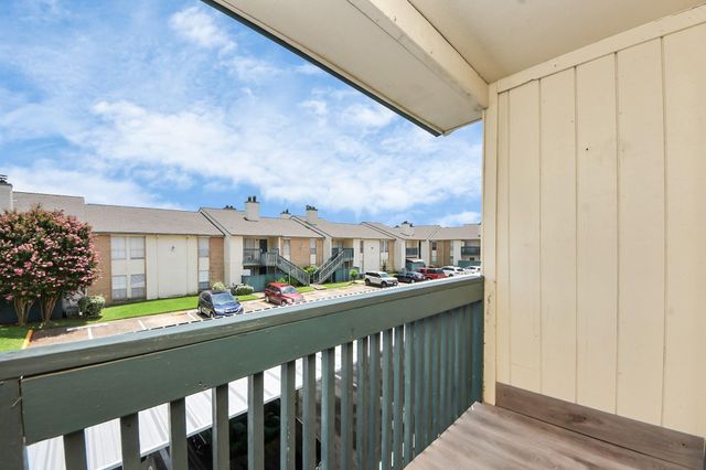 250 El Dorado Boulevard 204, Houston, TX 77598