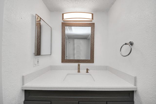 250 El Dorado Boulevard 204, Houston, TX 77598