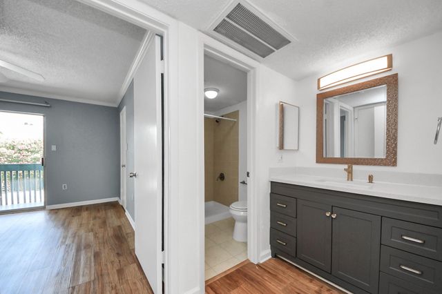 250 El Dorado Boulevard 204, Houston, TX 77598