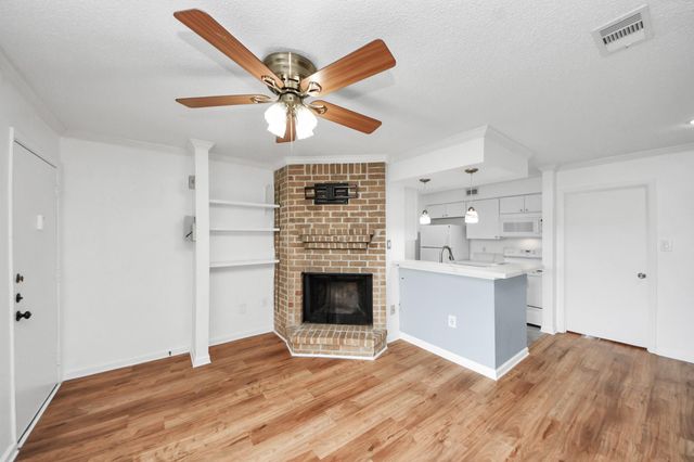250 El Dorado Boulevard 204, Houston, TX 77598