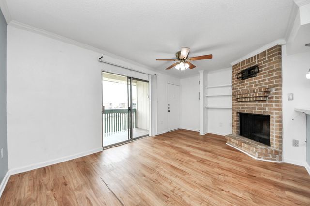 250 El Dorado Boulevard 204, Houston, TX 77598