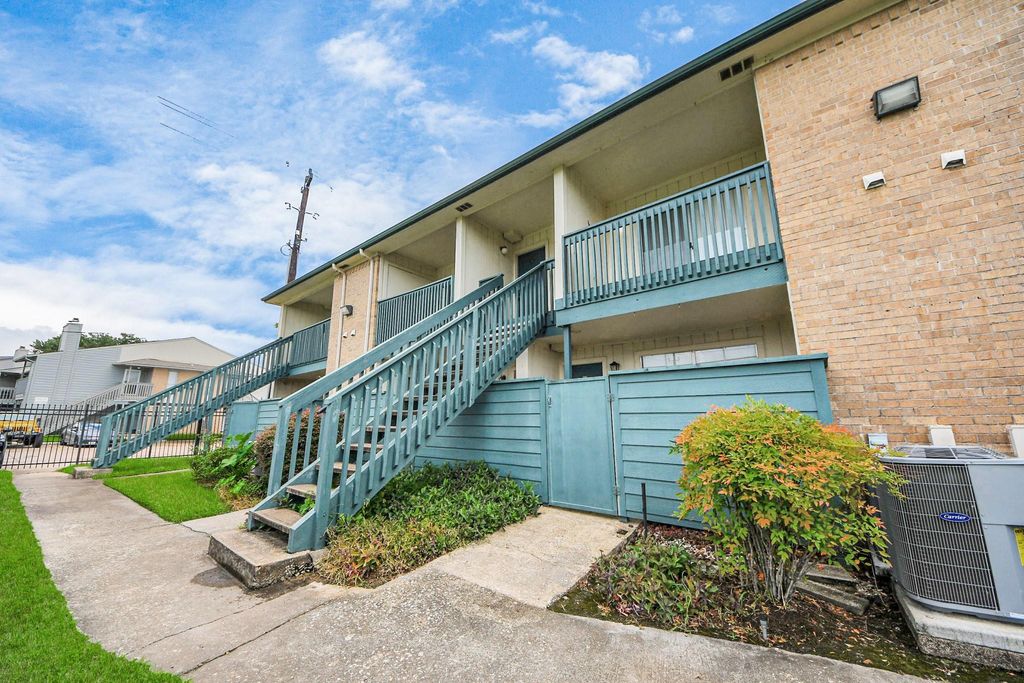 250 El Dorado Boulevard 204, Houston, TX 77598