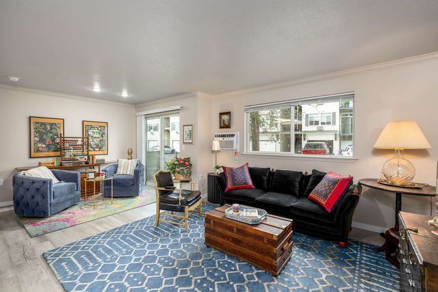 22855 E Country Vista Dr, Spokane, WA 99019