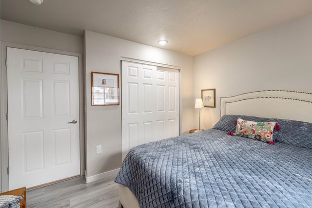 22855 E Country Vista Dr, Spokane, WA 99019