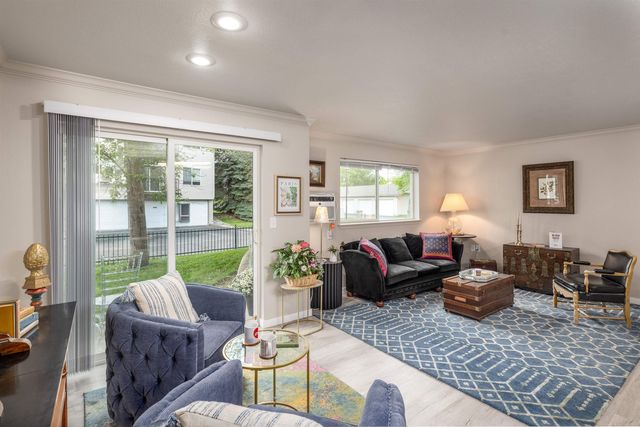 22855 E Country Vista Dr, Spokane, WA 99019