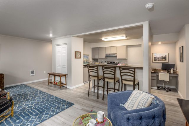 22855 E Country Vista Dr, Spokane, WA 99019