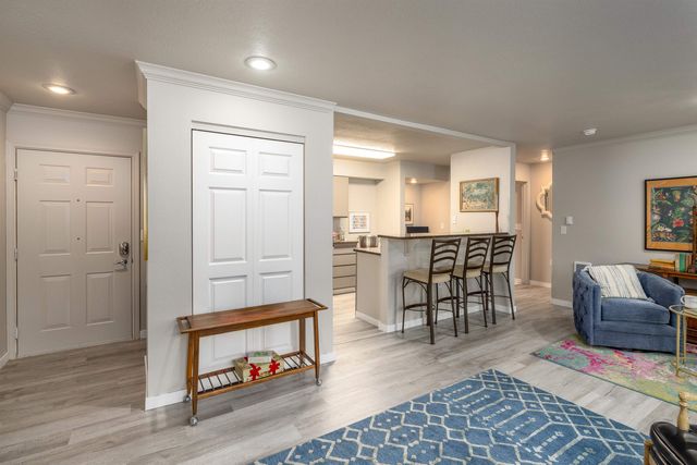 22855 E Country Vista Dr, Spokane, WA 99019