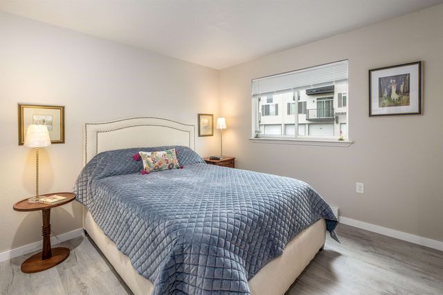 22855 E Country Vista Dr, Spokane, WA 99019