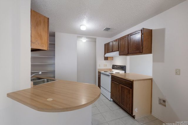 5111 Anacacho, San Antonio, TX 78217
