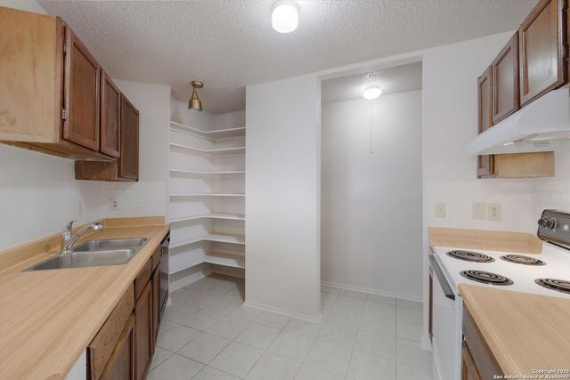 5111 Anacacho, San Antonio, TX 78217