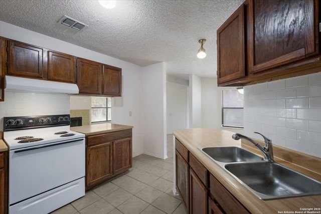 5111 Anacacho, San Antonio, TX 78217