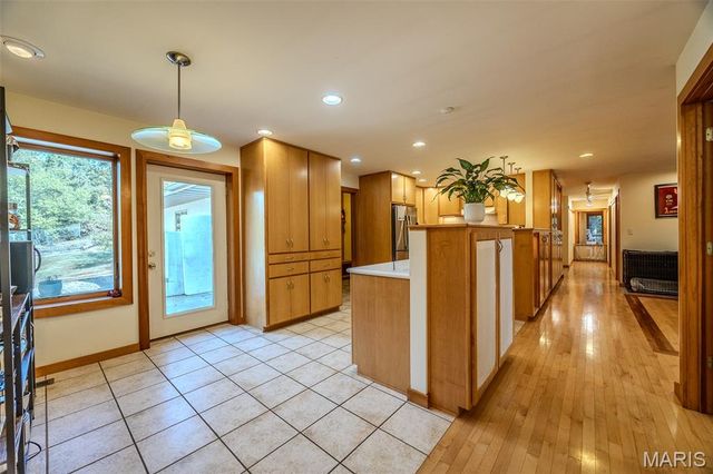 23643 Red Hawk Drive, Lebanon, MO 65536