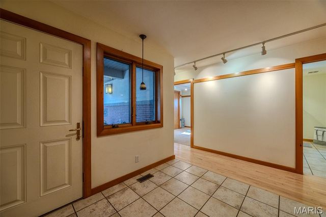 23643 Red Hawk Drive, Lebanon, MO 65536