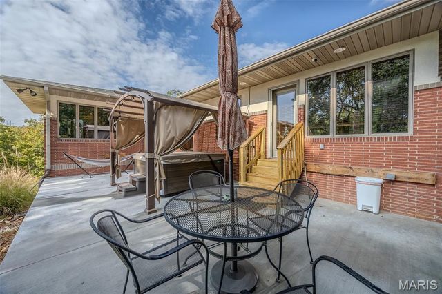 23643 Red Hawk Drive, Lebanon, MO 65536