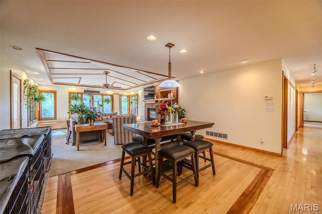 23643 Red Hawk Drive, Lebanon, MO 65536