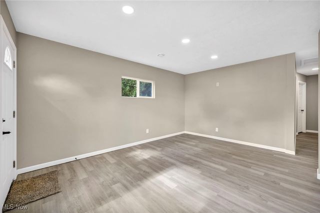 16817 Glenpark Avenue, Cleveland, OH 44128