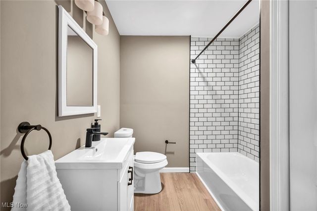 16817 Glenpark Avenue, Cleveland, OH 44128