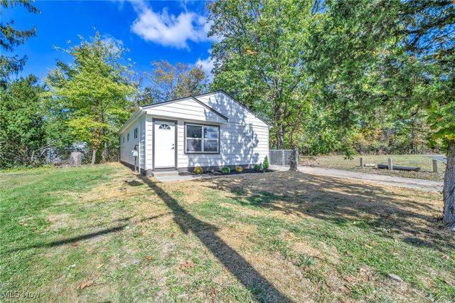 16817 Glenpark Avenue, Cleveland, OH 44128