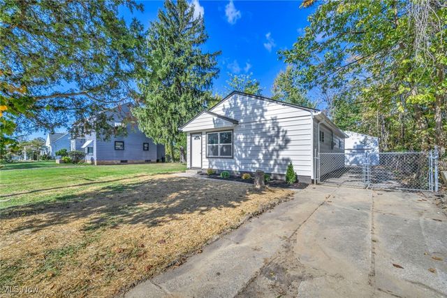 16817 Glenpark Avenue, Cleveland, OH 44128