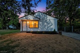 16817 Glenpark Avenue, Cleveland, OH 44128