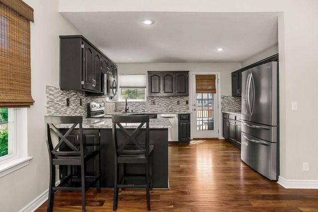21509 W 51st Street, Shawnee, KS 66226