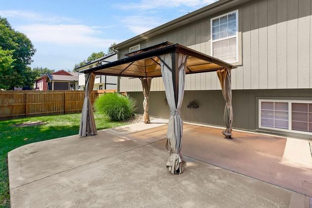 21509 W 51st Street, Shawnee, KS 66226