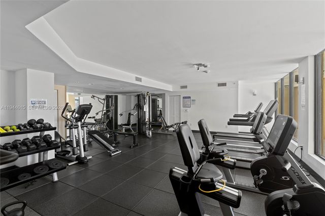 4242 NW 2nd St 1609, Miami, FL 33126