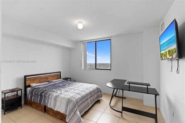 4242 NW 2nd St 1609, Miami, FL 33126