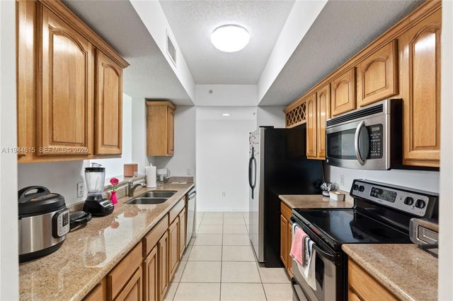 4242 NW 2nd St 1609, Miami, FL 33126