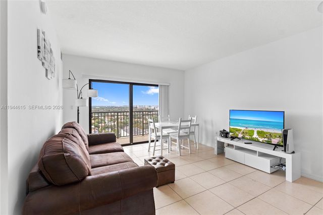 4242 NW 2nd St 1609, Miami, FL 33126