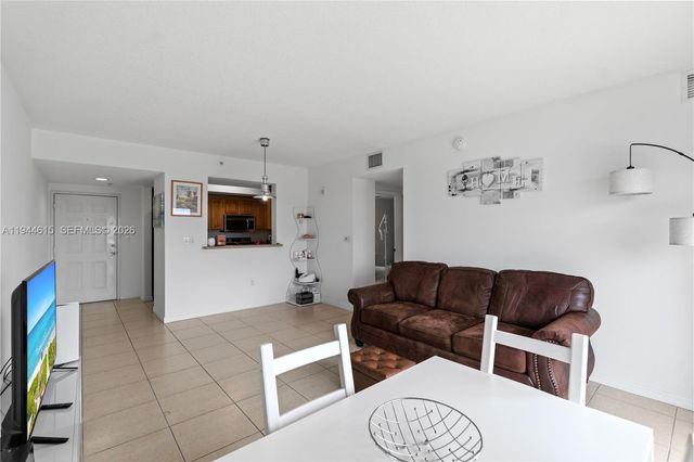 4242 NW 2nd St 1609, Miami, FL 33126