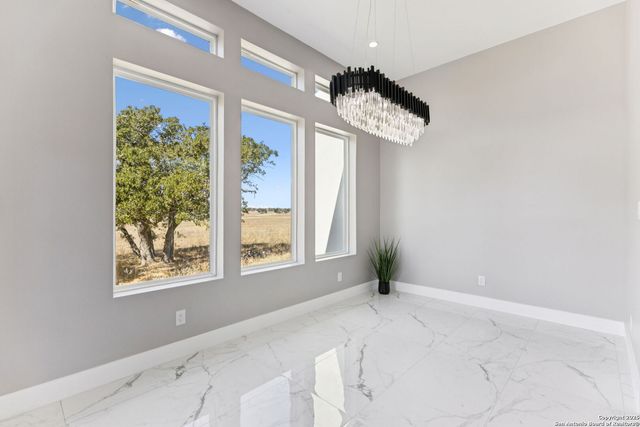 147 Las Palomas, La Vernia, TX 78121