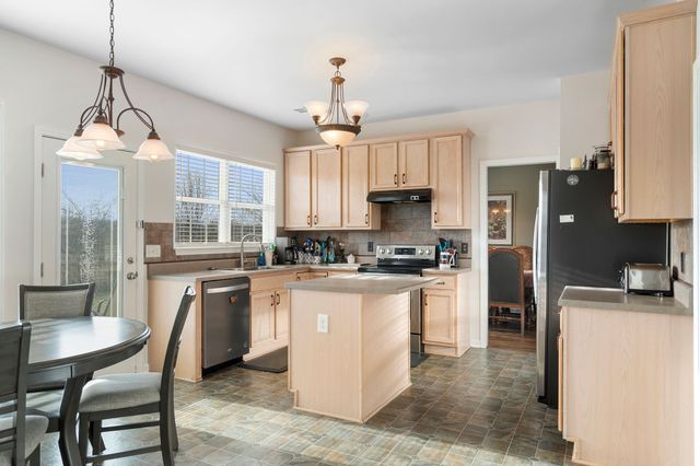 1713 Kendall Cove Ln, Mount Juliet, TN 37122