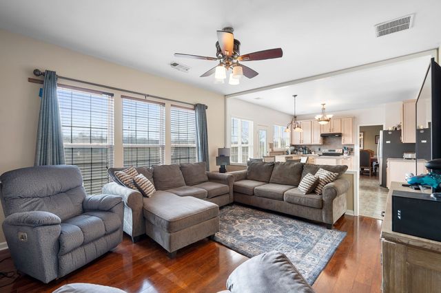 1713 Kendall Cove Ln, Mount Juliet, TN 37122