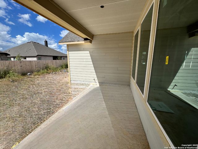 139 Annette Drive, Castroville, TX 78253