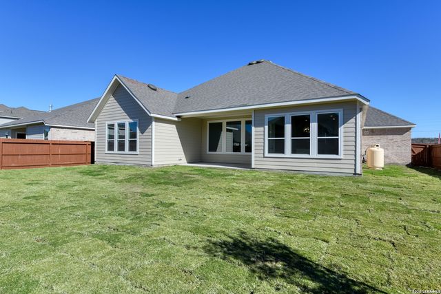 139 Annette Drive, Castroville, TX 78009