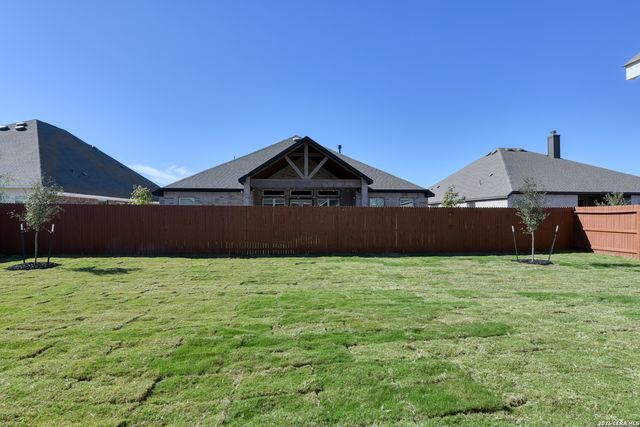 139 Annette Drive, Castroville, TX 78009