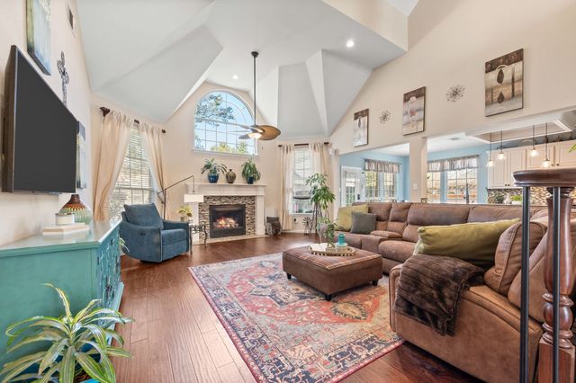 10 Meadow Ridge Drive, Trophy Club, TX 76262