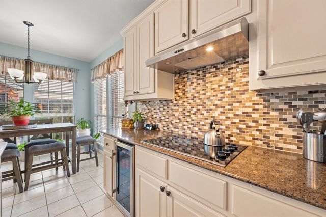 10 Meadow Ridge Drive, Trophy Club, TX 76262