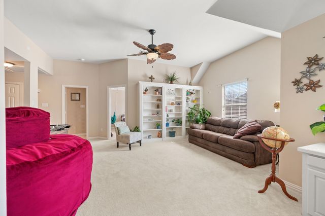 10 Meadow Ridge Drive, Trophy Club, TX 76262